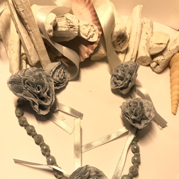 Gorgeous Pearl & Fabric Flower & Ribbon Necklace - Picture 2 of 5